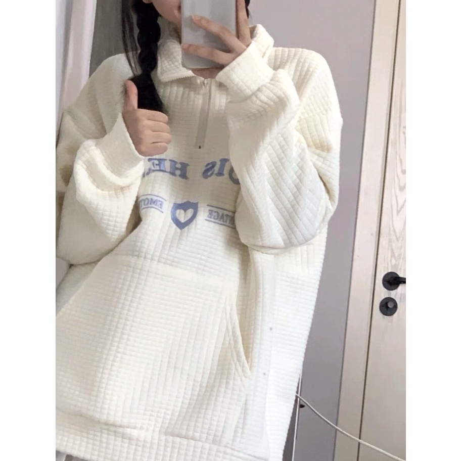 Áo Nỉ Xốp Louis MAYON Nữ Sweater form rộng tay bồng, hoodie cổ sơ mi màu trắng in chữ cá tính Ulzzang | BigBuy360 - bigbuy360.vn