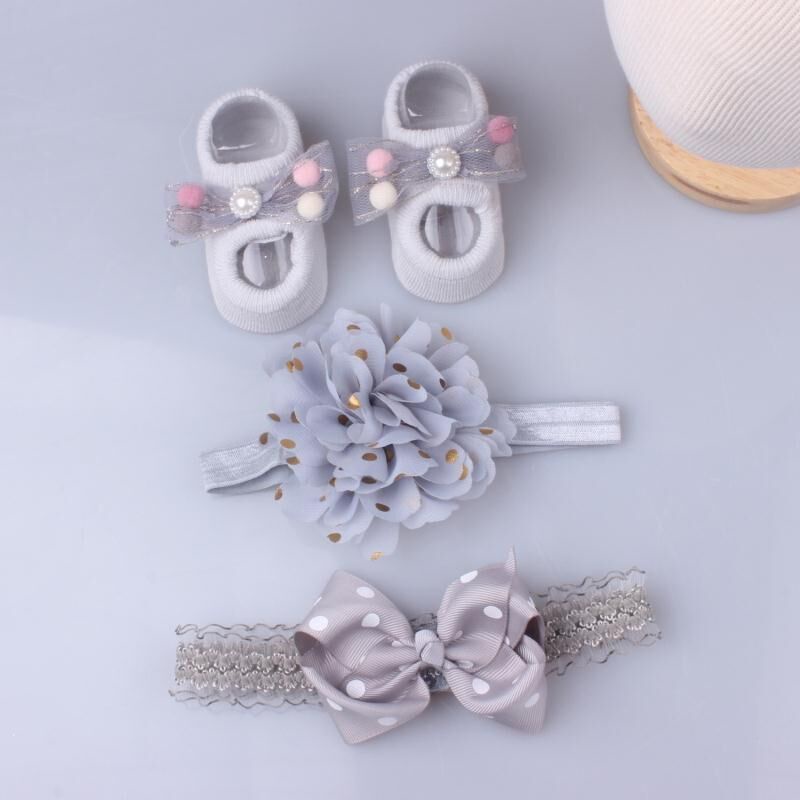 Set 2 băng đô và đôi vớ ren cho bé gái 0-3 tháng tuổi