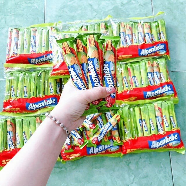 COMBO 8 THỎI KẸO ALPENLIEBE HƯƠNG XOÀI MUỐI ỚT - siêu ngon