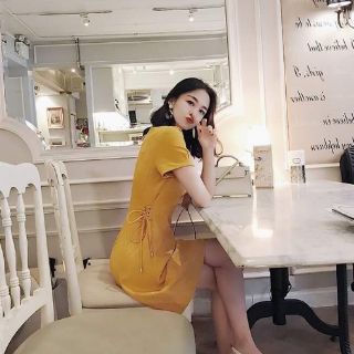 04VD200: Đầm cổ V thắt nơ eo