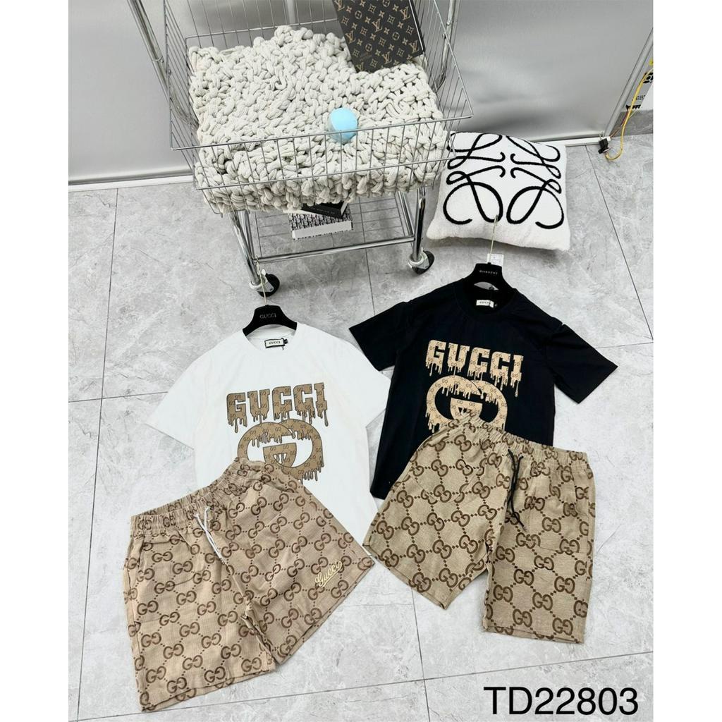 Bộ Hè Nam Nữ G.C Họa Tiết Logo Chữ Chảy Quần Nâu - Bộ Hè G.C Dành Cho Nam Nữ