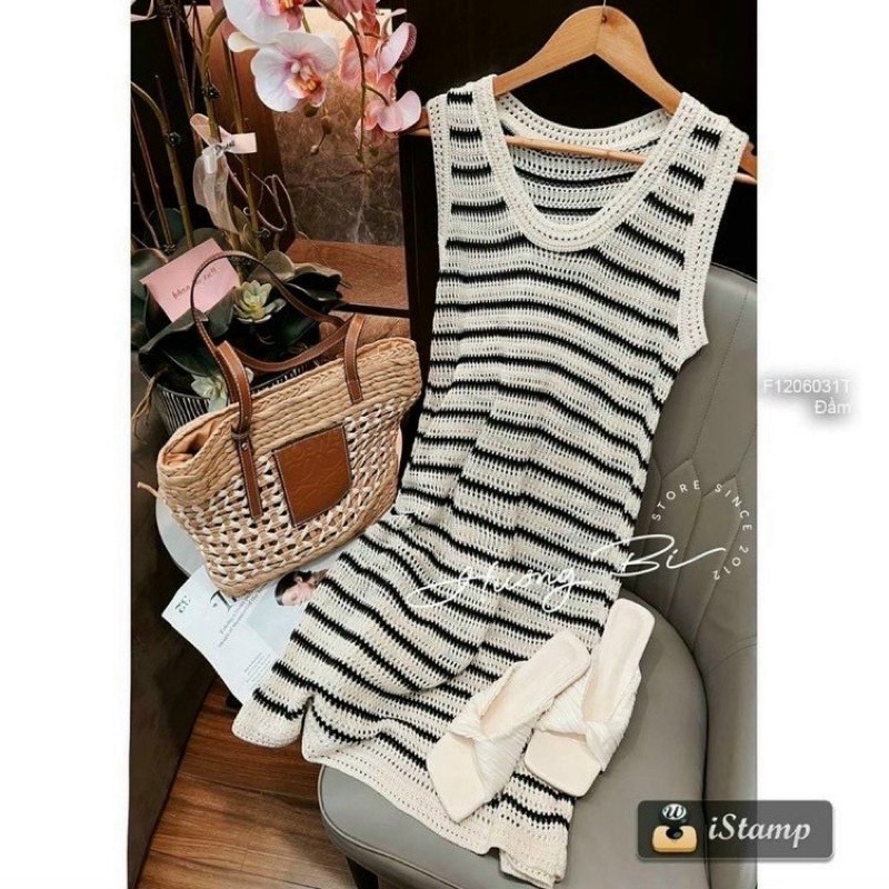 Váy Len Kẻ Ngang Sát Nách, Dáng Maxi Dài Qua Gối, Len Mongtoghi Mỏng Mềm V064