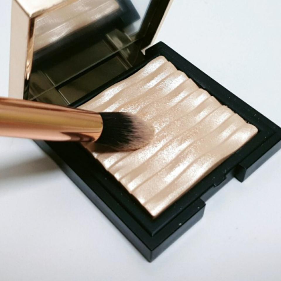 Phấn bắt sáng Clio Highlighter Prism Air siêu mịn - Hàn Quốc 7g | BigBuy360 - bigbuy360.vn