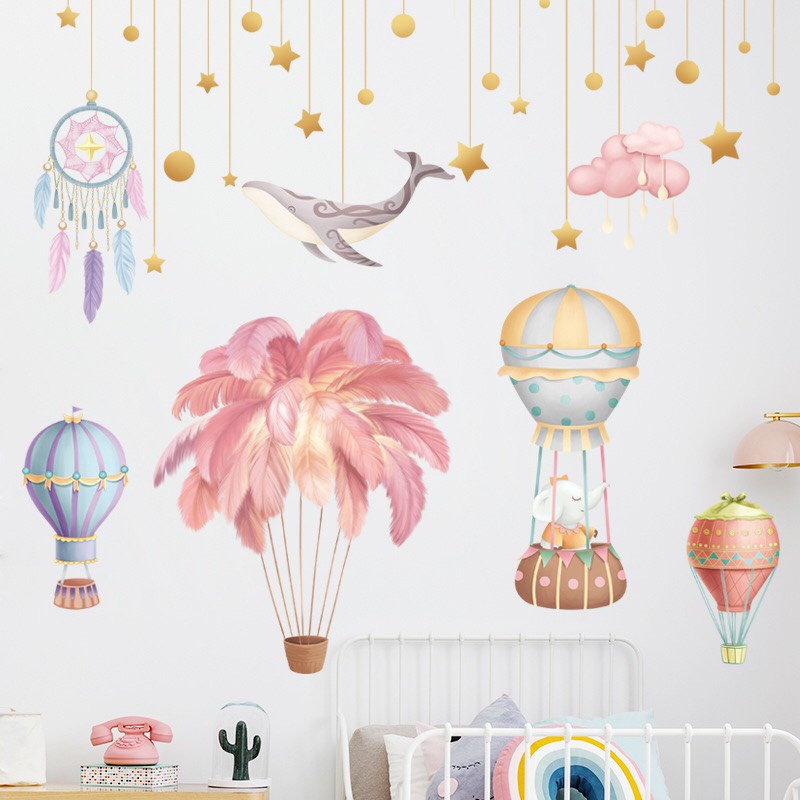 Decal trang trí tường - Rèm dây cá voi chuông gió và những khinh khí cầu