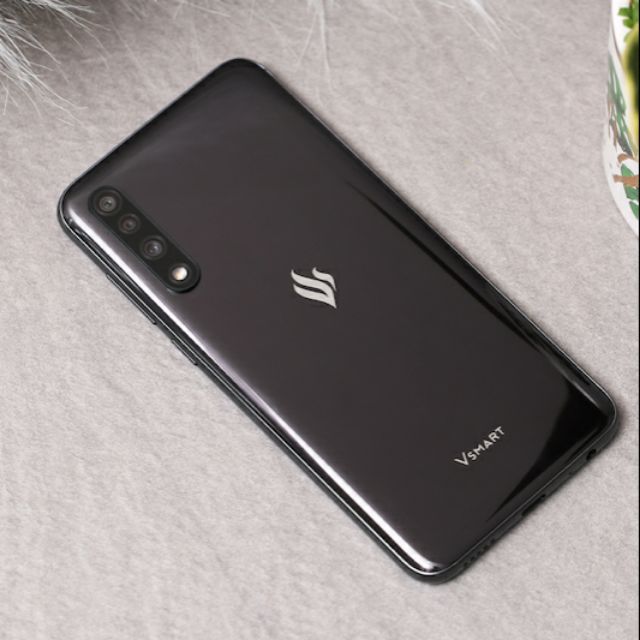 Điện thoại Vsmart Live 4gb/64gb hàng chính hãng mới 100%