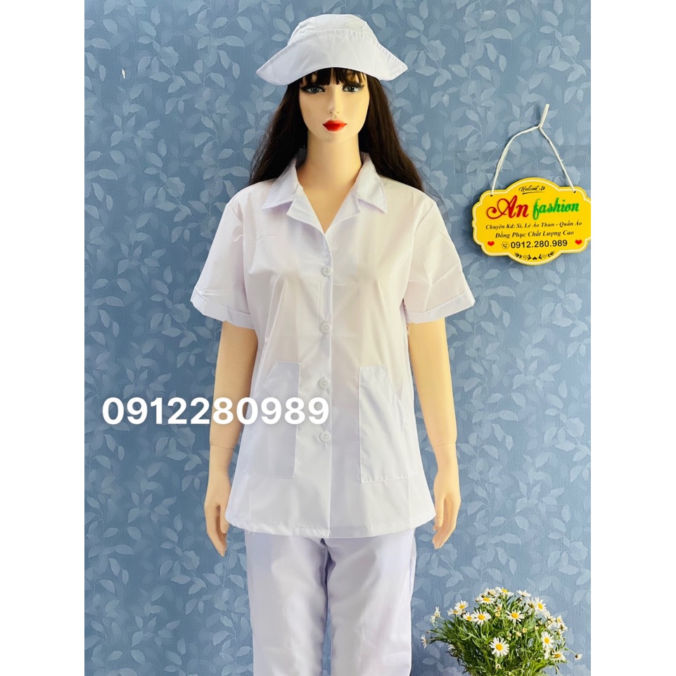 Áo Blouse Trắng Nữ Điều Dưỡng Ngắn Tay 2 túi xéo - Áo Bác Sĩ, Dược Sĩ Vải Kate _ Hình chup thật