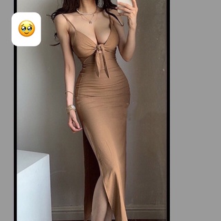 Đầm 2 dây dáng dài xẻ tà cột ngực khoét eo sexy