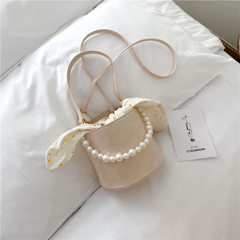 Túi đeo chéo IELGY phối ngọc trai thời trang cho nữ