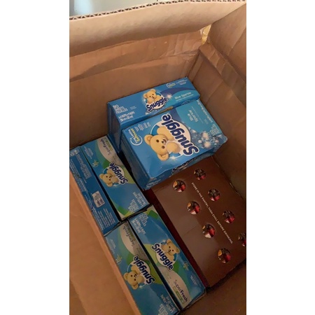 Giấy thơm quần áo Snuggle hộp 200 tờ Blue Sparkle