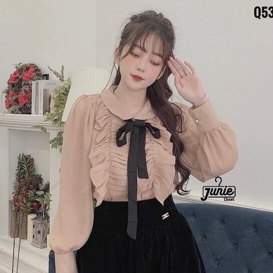 Áo sơ mi tơ cổ sen xếp li ngực kèm nơ