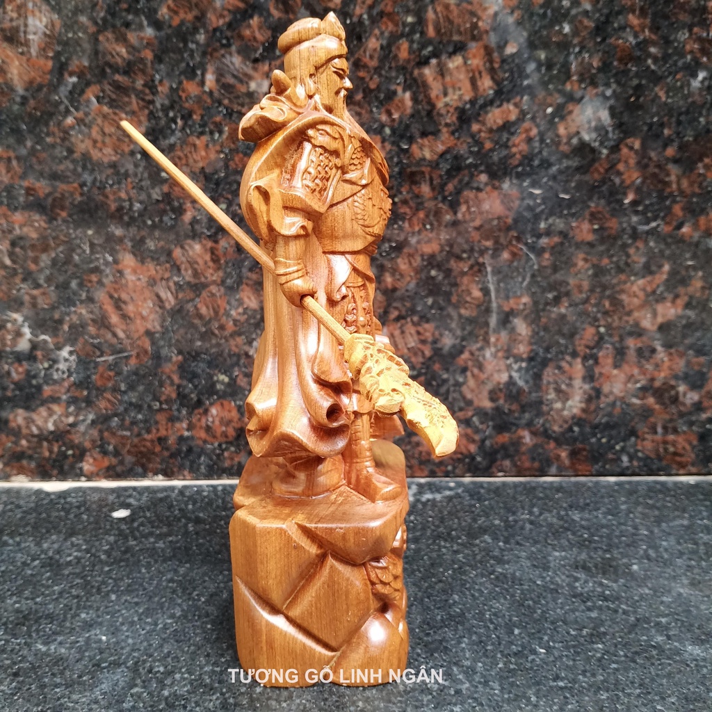 Tượng quan công bằng gỗ thơm