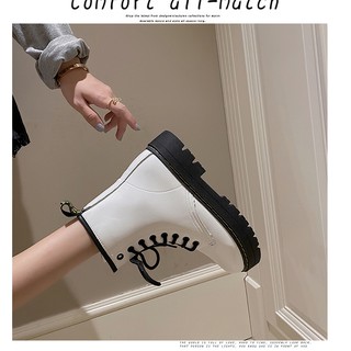 Boots trắng