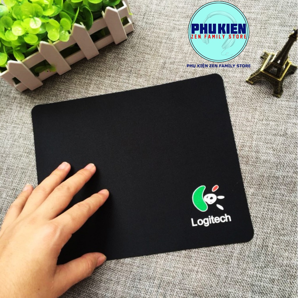 Lót Chuột / Bàn Di Chuột Logitech Loại Lớn 23 x 20cm Dành cho Máy tính, Laptop Giá Rẻ, Êm Ái, Bám Bàn