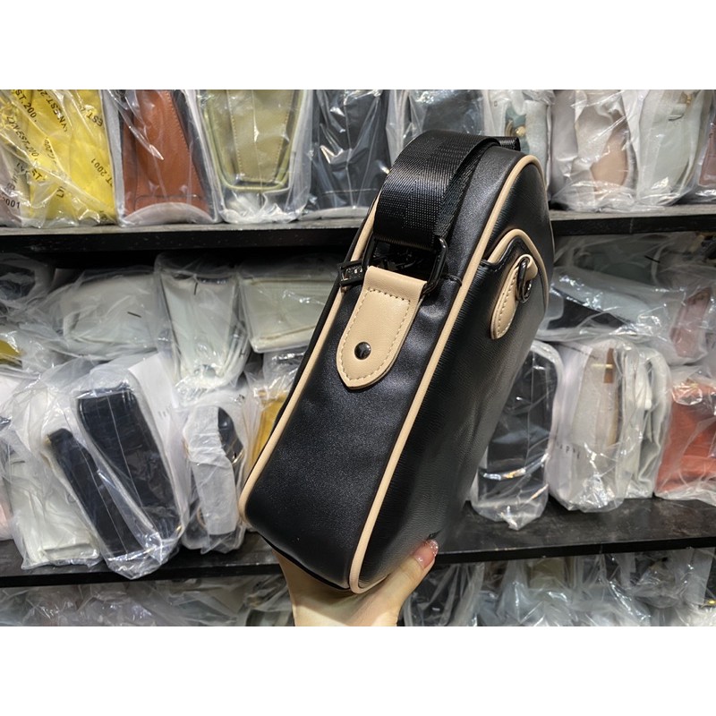 Túi Pedro đeo chéo Nam Embossed Leather Sling Bag