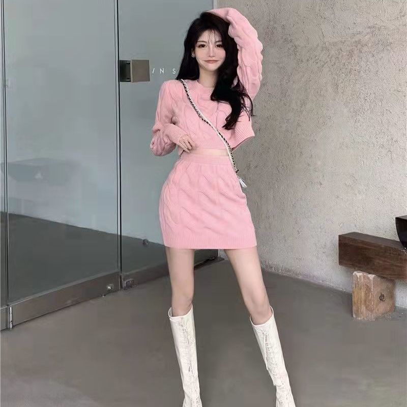 Bộ Áo Sweater Dáng Ngắn Phối Quần Quấn Cánh Tay Thời Trang Sành Điệu  tao bao
