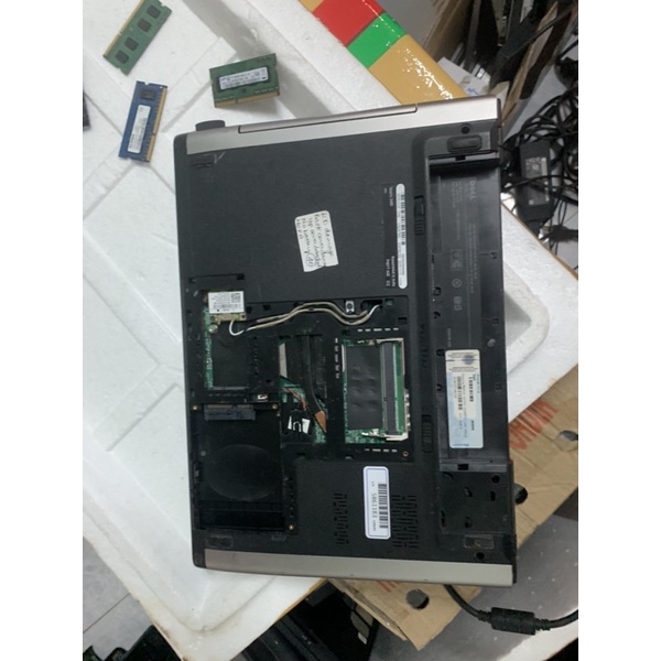 xác laptop dell vostro 3400 main còn chạy lên hình