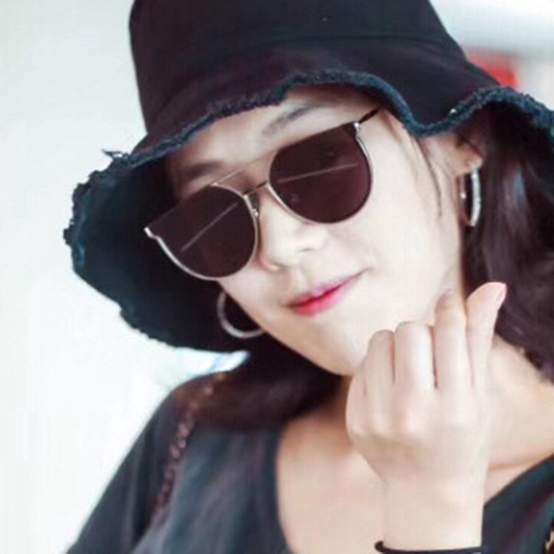 Kính mát thời trang cho cặp đôi