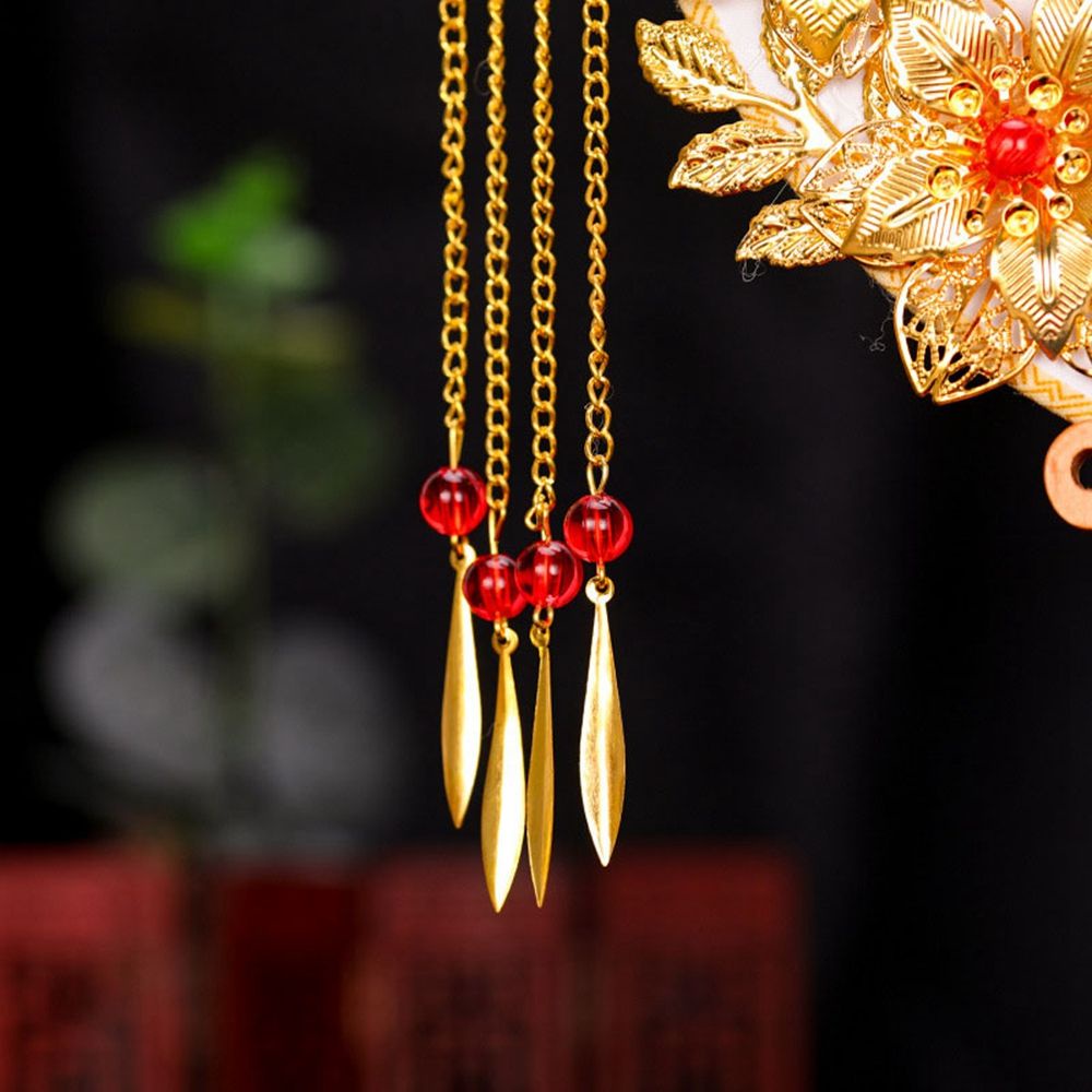 Quạt tròn cầm tay màu đỏ phong cách Trung Hoa cổ điển dùng làm phụ kiện chụp ảnh cưới