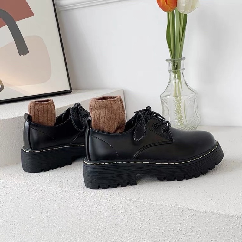 Giày oxford đen lì da PU đế cao dáng Dr Martens vintage cổ điển Yannie Lolita
