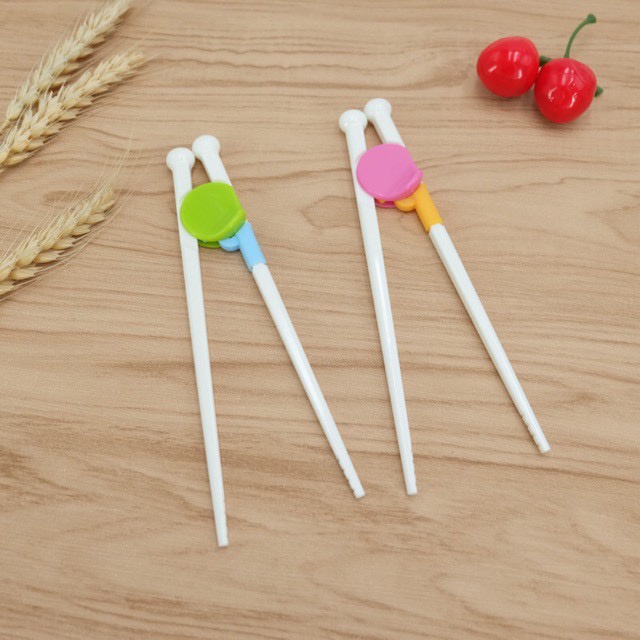 Đũa tập ăn xuất Nhật không chứa BPA an toàn cho bé
