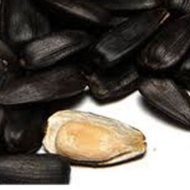 Hạt hướng dương bà già Nga màu đỏ 300g. Xuất xứ Nga. HSD : 04/2022