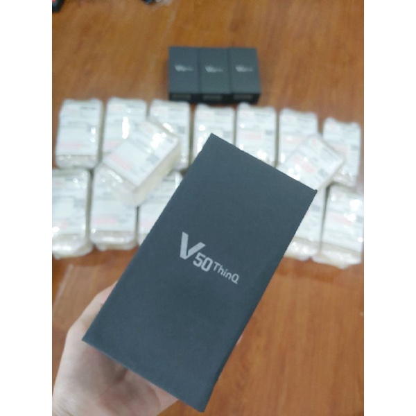 Điện thoại LGV50 cũ ram6 bộ nhớ 128g chiến game ngon.