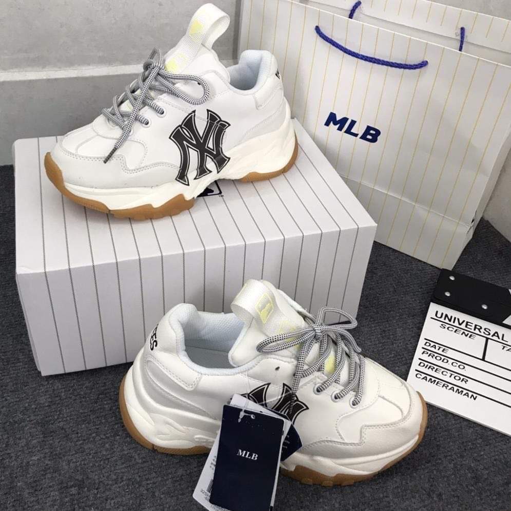 Giày thể thao nam nữ Mlb chữ đen full box+ bill | BigBuy360 - bigbuy360.vn