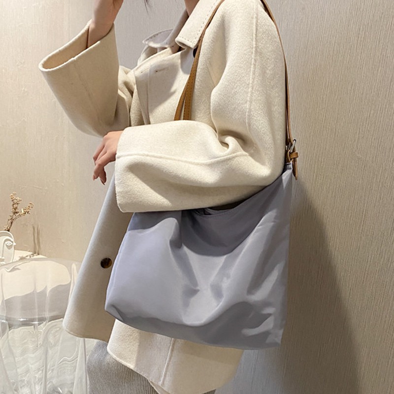 2020 New Japanese Hantotte Package Female Hundred Big Capacity Portable Oxford Cloth College Students Simple Shoulder Ba