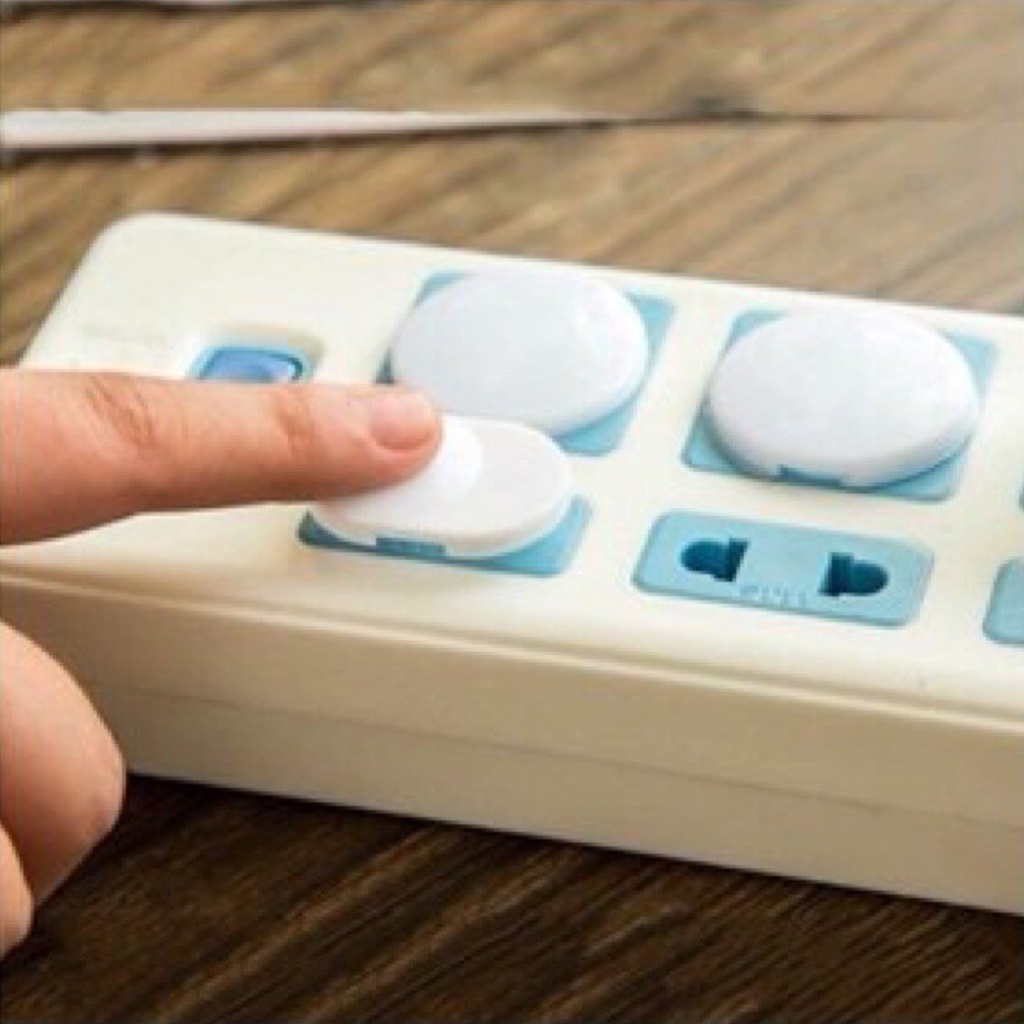 Nút bịt ổ điện 2 chân - Chống giật, nhỏ gọn chắc chắn, bảo vệ an toàn cho bé.