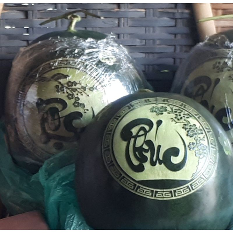 Dừa khắc chữ