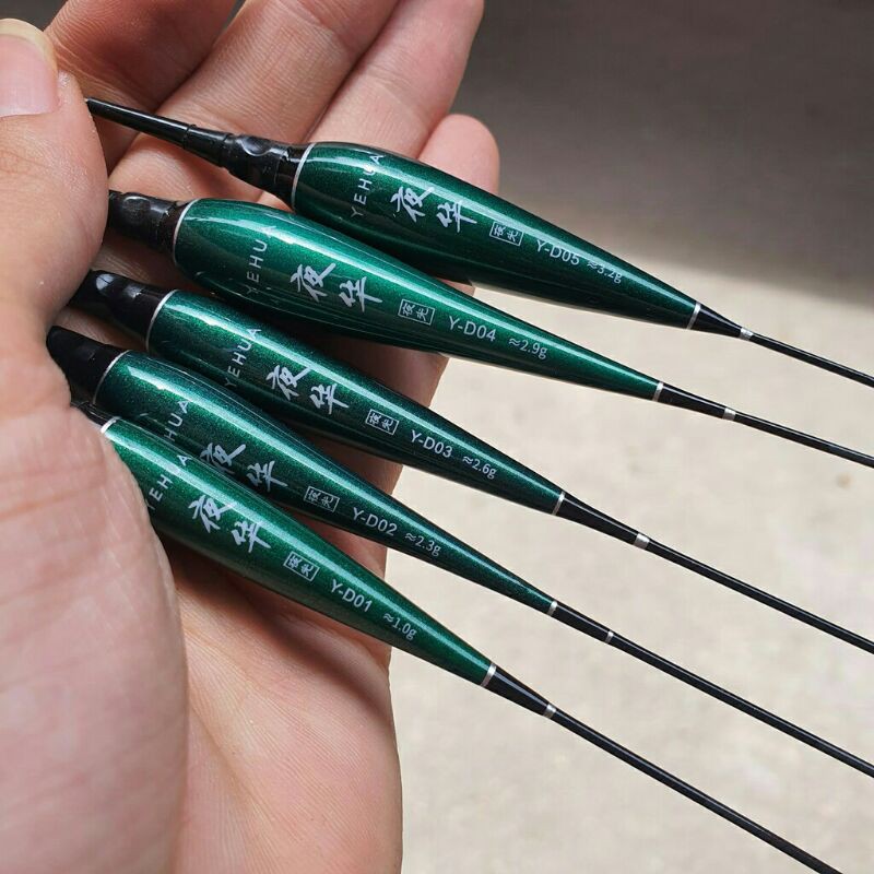 Phao câu Đài câu đêm cacbon tặng kèm pin