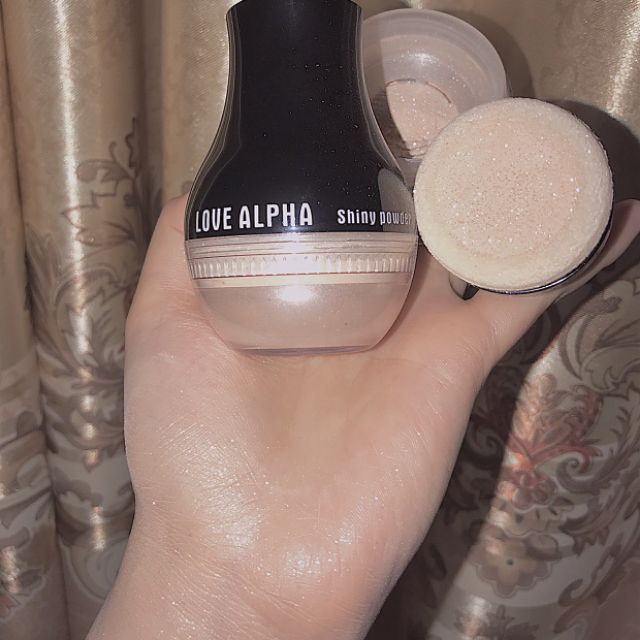 Phấn Phủ Bột Nhũ Lấp Lánh LOVE ALPHA Shiny Powder