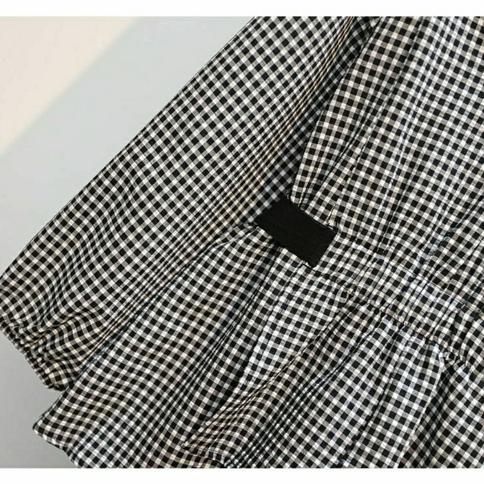2022 Spring and Autumn wear new cotton and hemp plaid shirt women's Korean version V-collar waist blouse lantern nine-minute sleeve lining trend