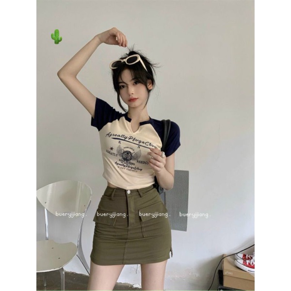 Áo thun CROTOP tay phối màu cổ xẻ in hình PC