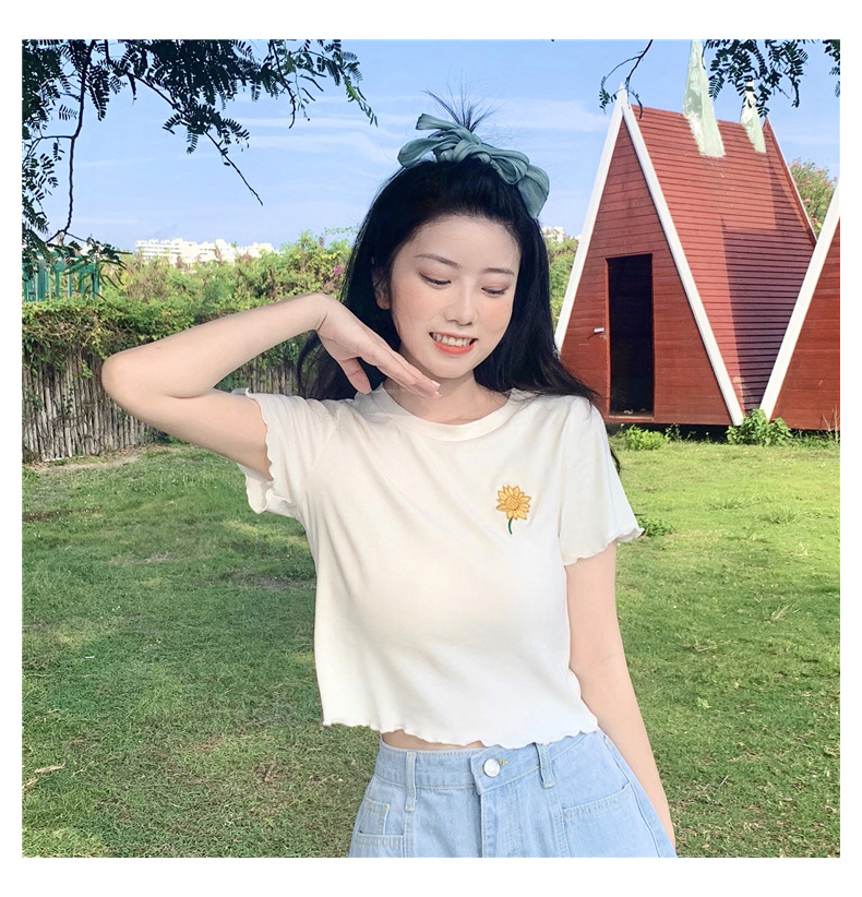 Áo Thun Ngắn Tay Thêu Hoa Cúc Xinh Xắn Cho Nữ