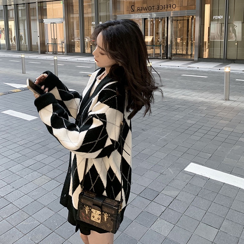 Áo khoác cardigan tay dài họa tiết caro hình thoi hợp thời trang cho nữ