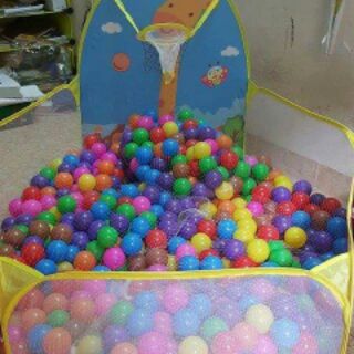 Com bo Lều và bóng cho bé!