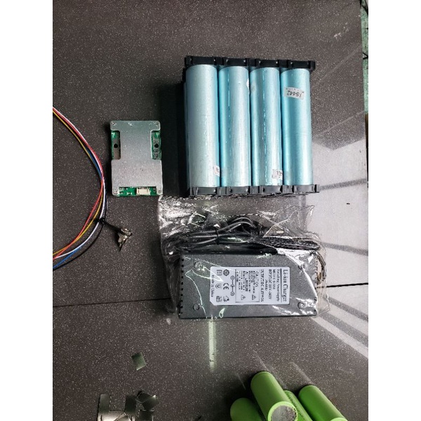 Combo pin 12V30Ah pin nhôm 33140 tự lắp