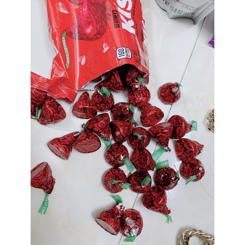 Socola kisses rose mẫu mới Valentine.