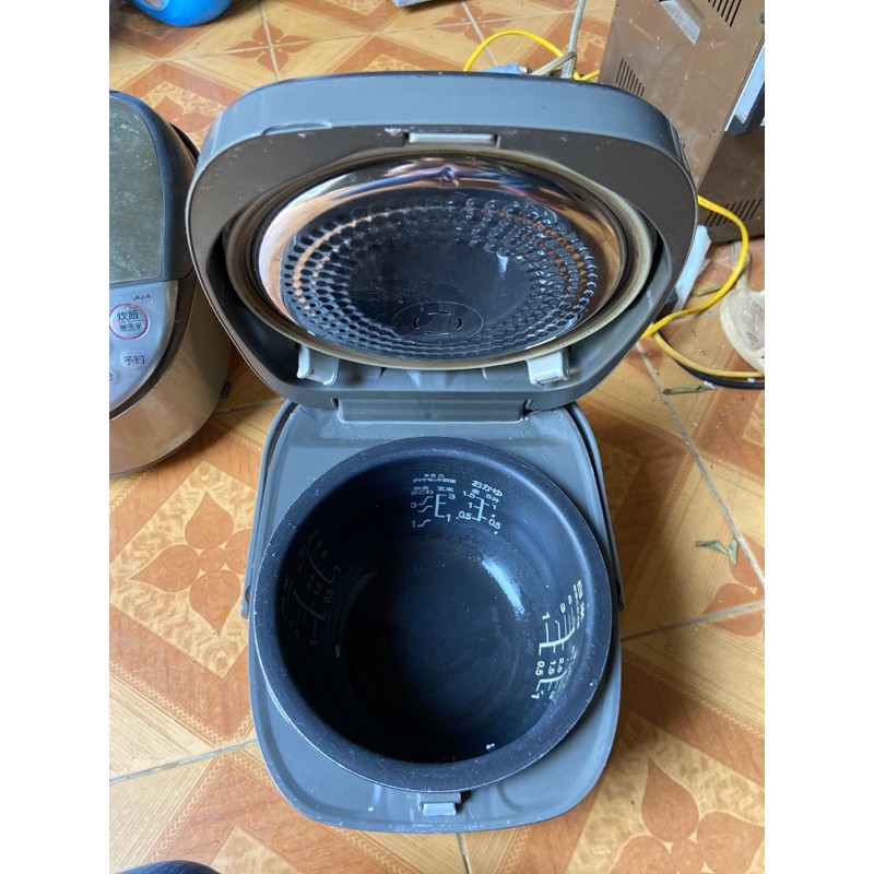Nồi cơm cao tần Panasonic SR-HA10J7