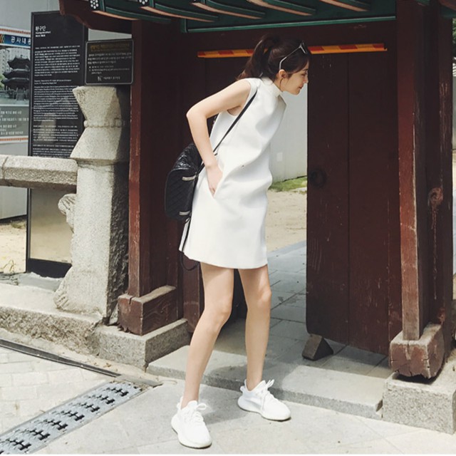 Đầm trắng nữ dáng suông midi cổ lọ Emilyshop