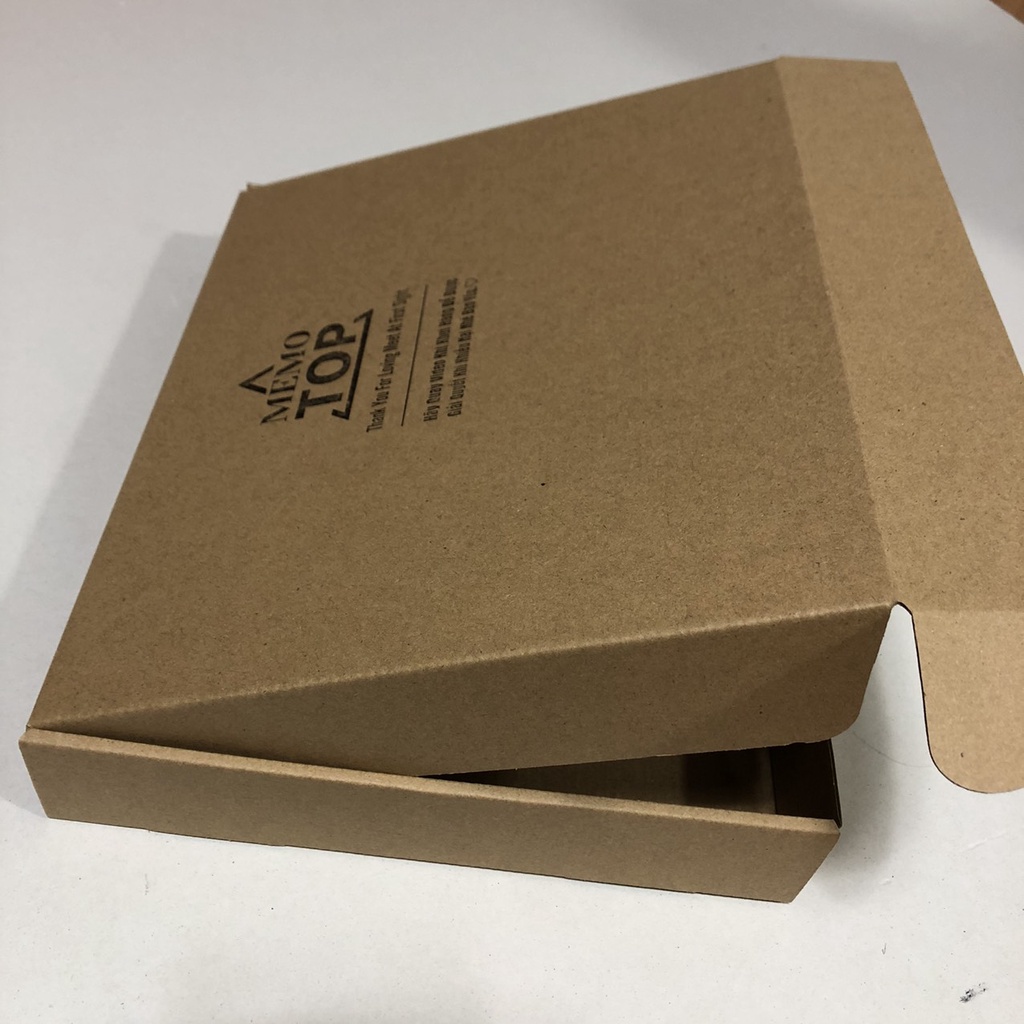 Hộp giấy gói hàng quà tặng có nắp kích thước 30x25x5cm MEMOTOP
