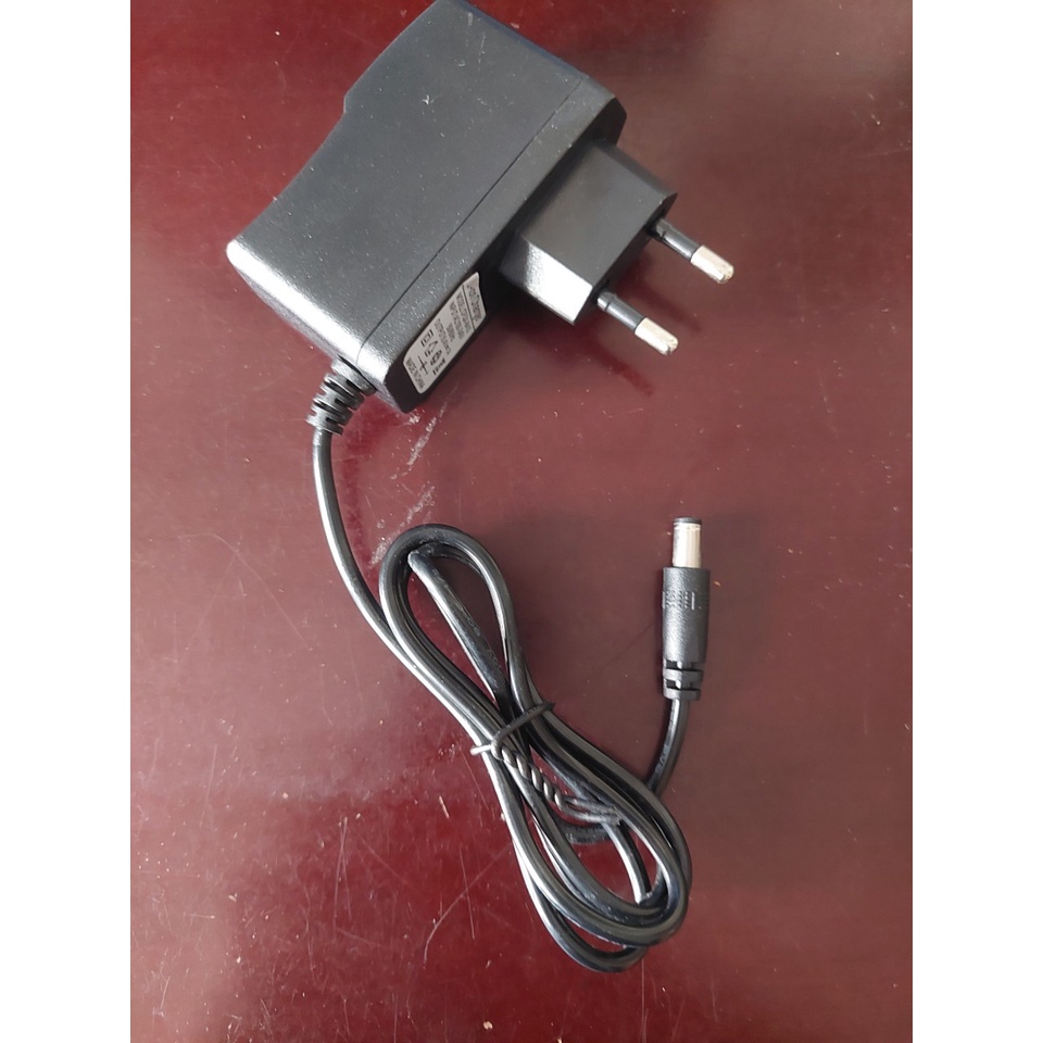 Củ sạc hút bụi cầm tay không dây có đèn báo đầy pin