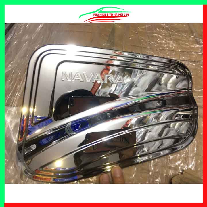 Ốp nắp xăng Navara 2022-2023 mạ crom bảo vệ chống trầy trang trí ô tô