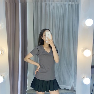áo phông cổ tim phom ôm