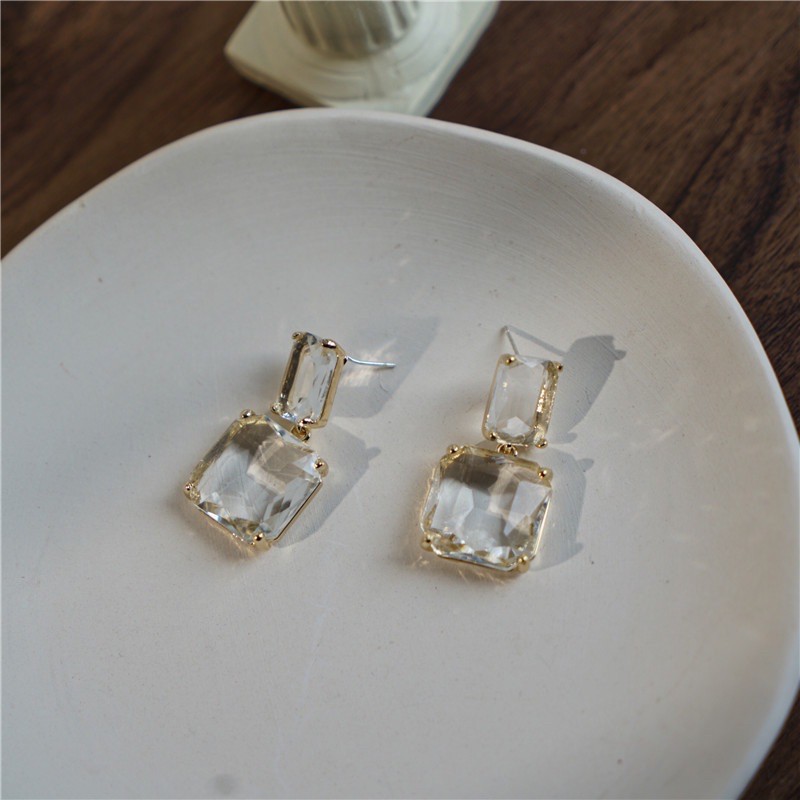Bông tai Crystal pha lê trong suốt 𝐥𝐚𝐫𝐞𝐢𝐧.𝐚𝐜𝐜𝐞𝐬𝐬𝐨𝐫𝐢𝐞𝐬