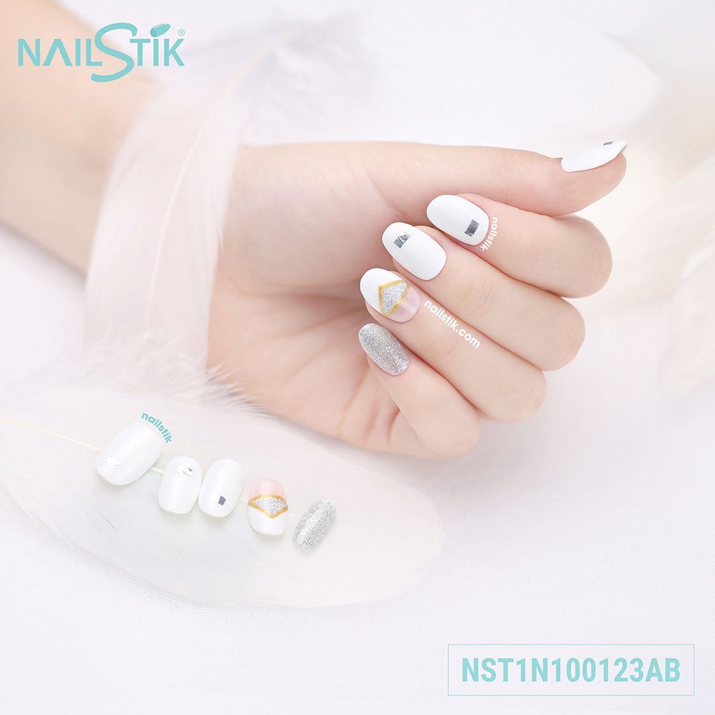 Móng úp thiết kế by NAILSTIK, màu trắng, form móng bầu, ngắn/dài, 123