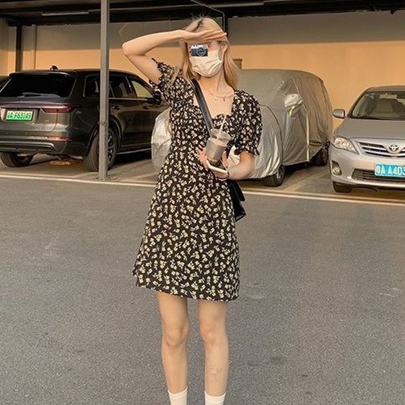 Đầm Hoa Mùa Hè Tay Phồng Cổ Vuông Phong Cách Pháp Mới Cho Nữ