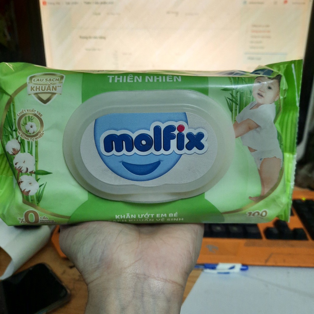 Khăn ướt Molfix 100 tờ thiên nhiên sạch khuẩn dịu nhẹ tươi mát với bông Organic tự nhiên hộp 100 tờ