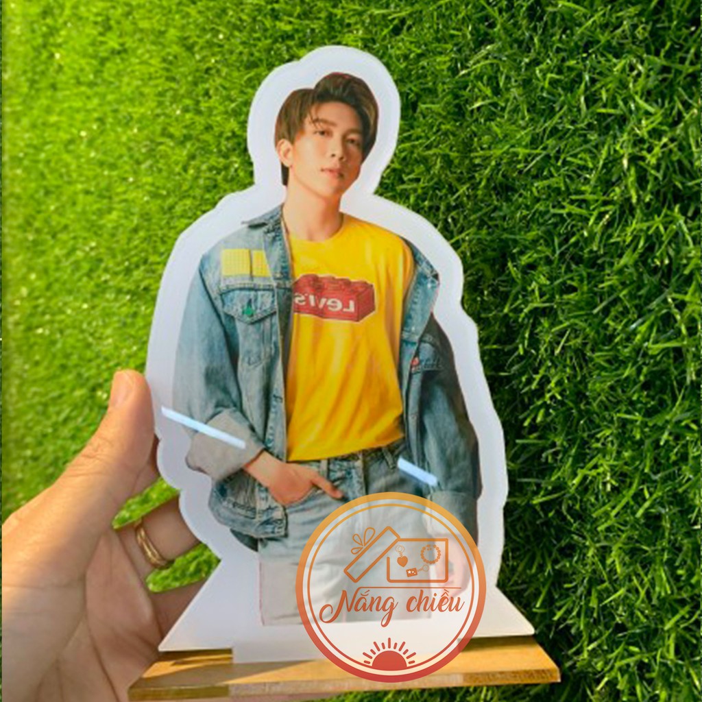 Stander tượng đứng in hình thần tượng hàn quốc
